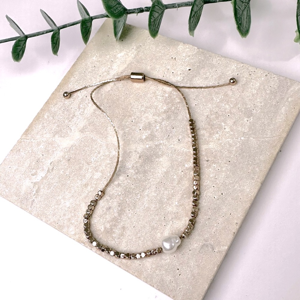 🤍Delicate Gold & Pearl Adjustable Bracelet